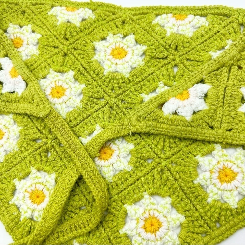 New Handmade Crochet Knitted Green Daisy Floral Triangle Headband One Size